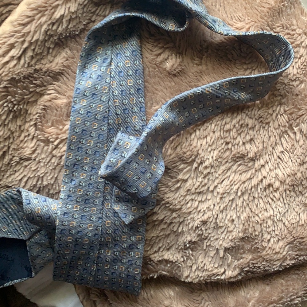 Tie